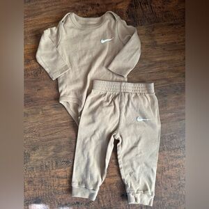 9 month Nike set